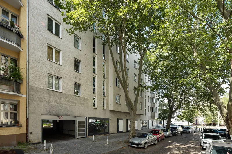 Großzügige 5-Zimmer-Wohnung mit viel Potenzial in zentraler Lage von Charlottenburg — photo 1
